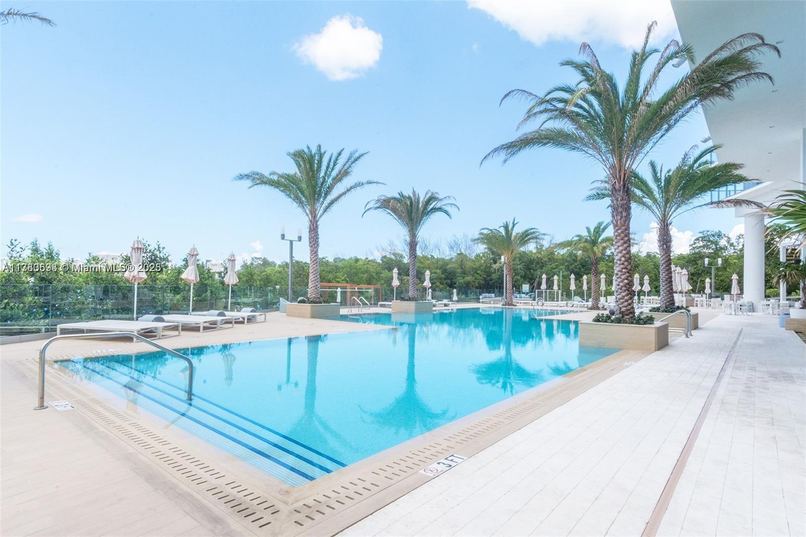 THE HARBOUR NORTH CONDO - Residential