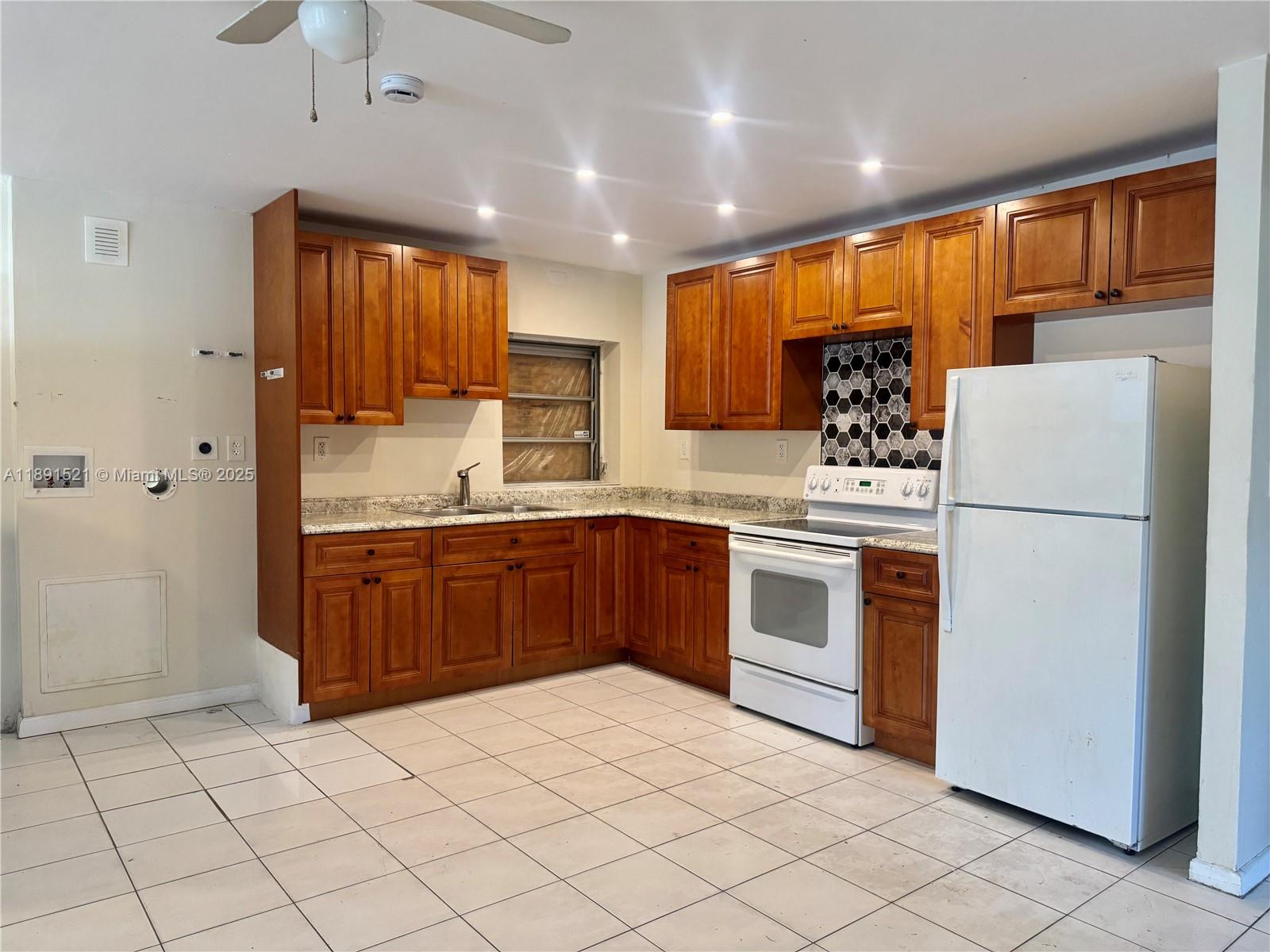 RIDGE GROVE ADD 1 - Residential Lease