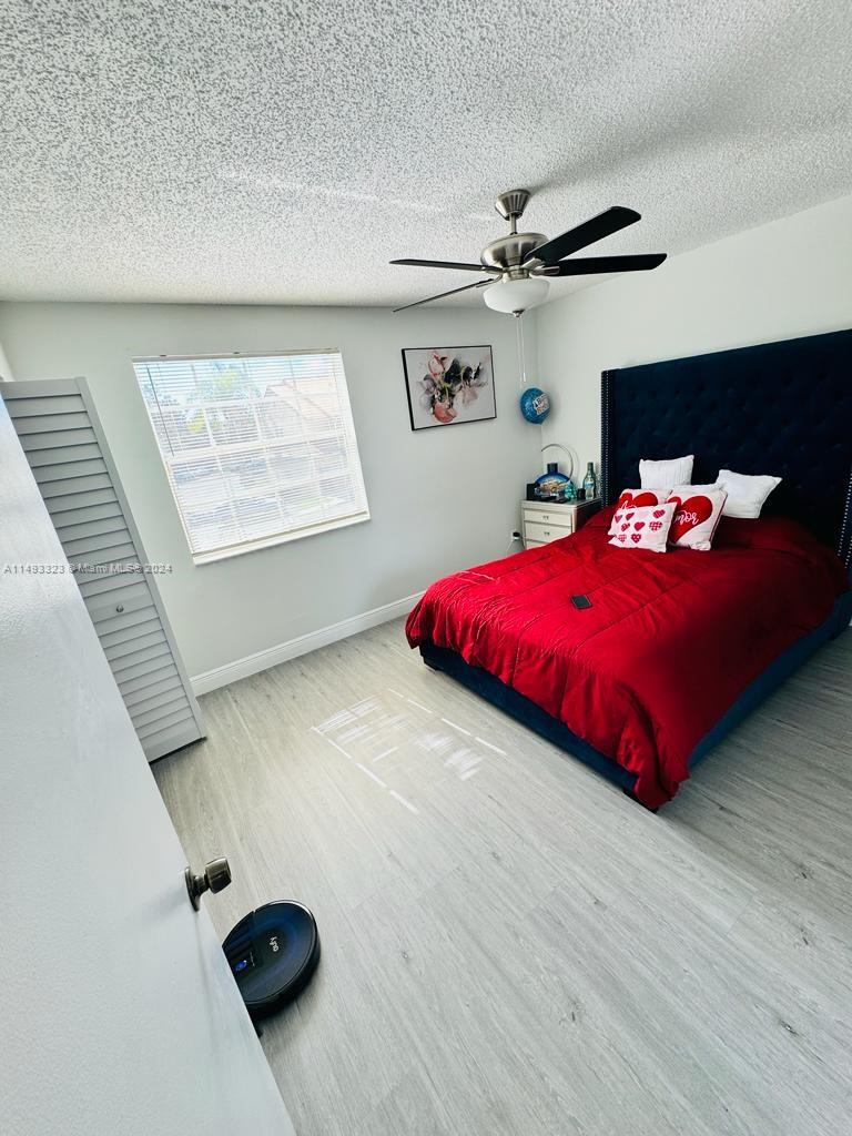 LA HACIENDA COUNTRY CLUB - Residential Lease