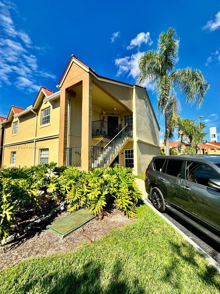 LA HACIENDA COUNTRY CLUB - Residential Lease