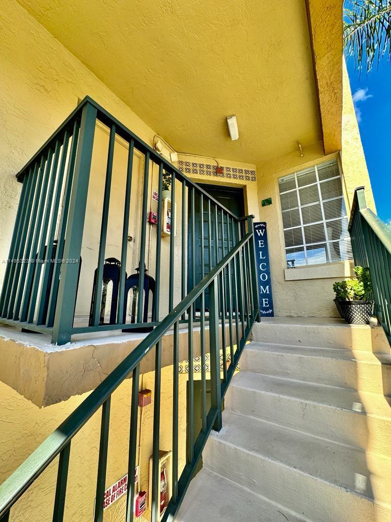 LA HACIENDA COUNTRY CLUB - Residential Lease