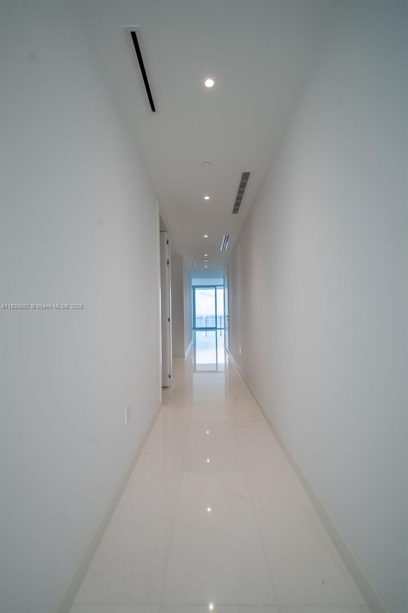 ASTON MARTIN RESIDENCES - Residential