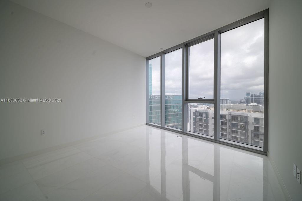 ASTON MARTIN RESIDENCES - Residential