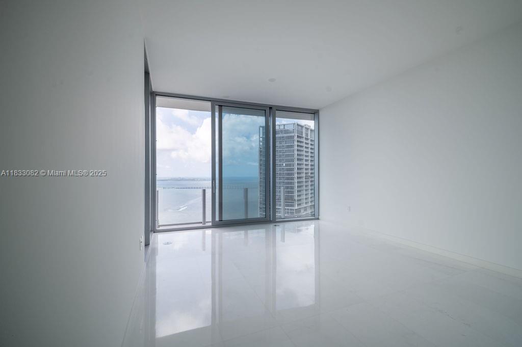 ASTON MARTIN RESIDENCES - Residential