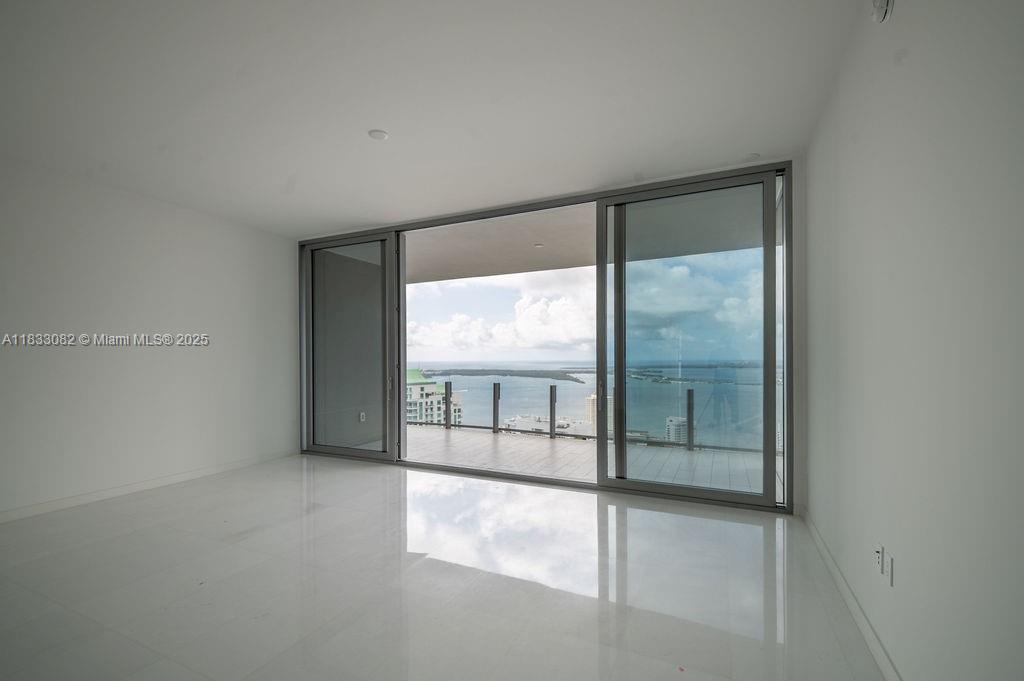 ASTON MARTIN RESIDENCES - Residential