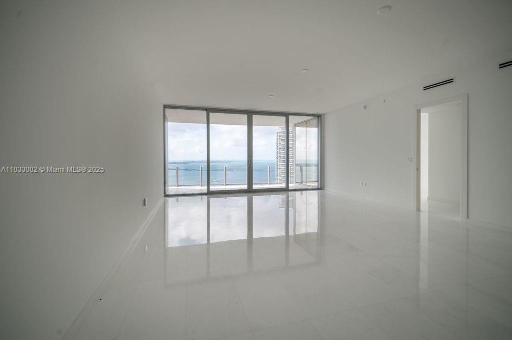 ASTON MARTIN RESIDENCES - Residential