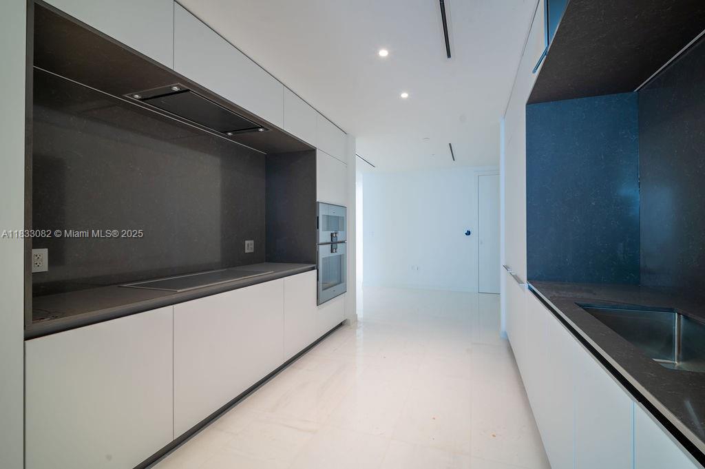 ASTON MARTIN RESIDENCES - Residential