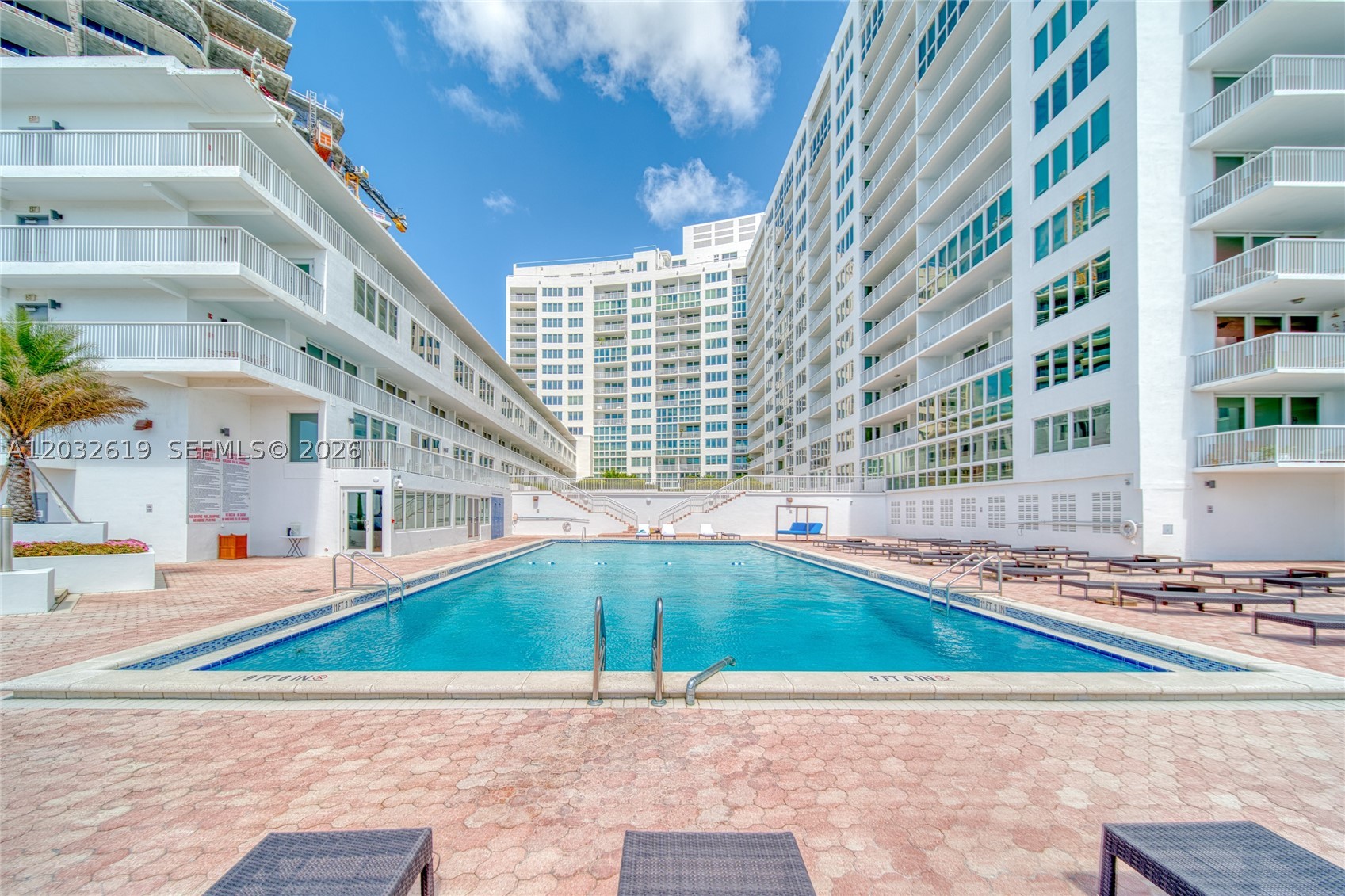 5401 Collins Ave 1135