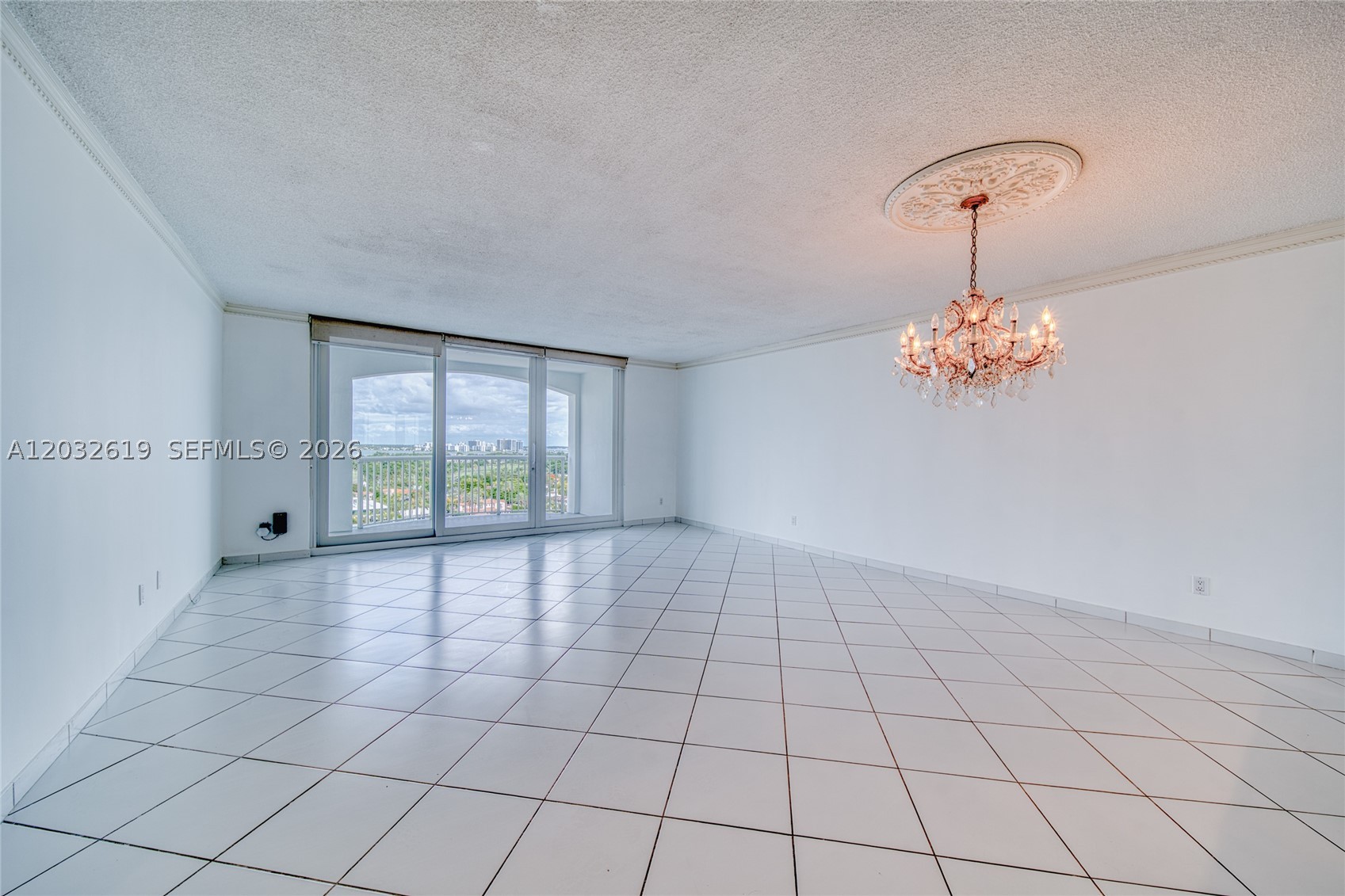 5401 Collins Ave 1135