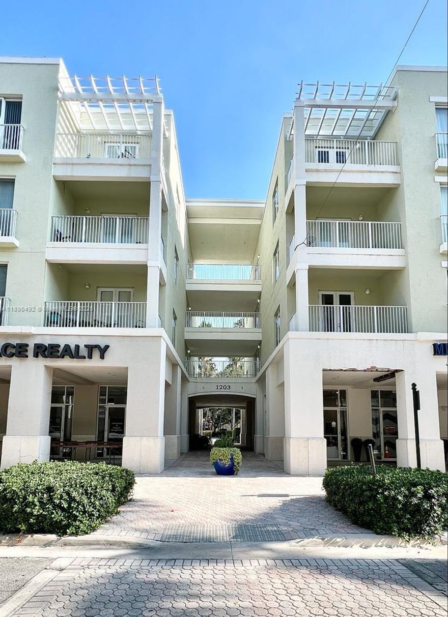 Beautiful 721 sqf one bedroom one bathroom condo with one assigned parking space! Enjoy great open views from the balcony overlooking Roger Dean Stadium!!! This condo is bright and full of sun light. Enjoy High ceilings, freshly and professional PAINTED in all white, nice open kitchen with STAINLESS STEEL APPLIANCES, large master-bedroom with three large closets with lots of storage space. The condo has WOOD LAMINATE FLOORS throughout. This high end community also offers clubhouse, exercise room and swimming pool. 10 minutes to the beach, and 5 minutes to I95 Highway. Basic cable and WIFI internet provided by HOA and included in rent. ANNUAL LEASE ONLY