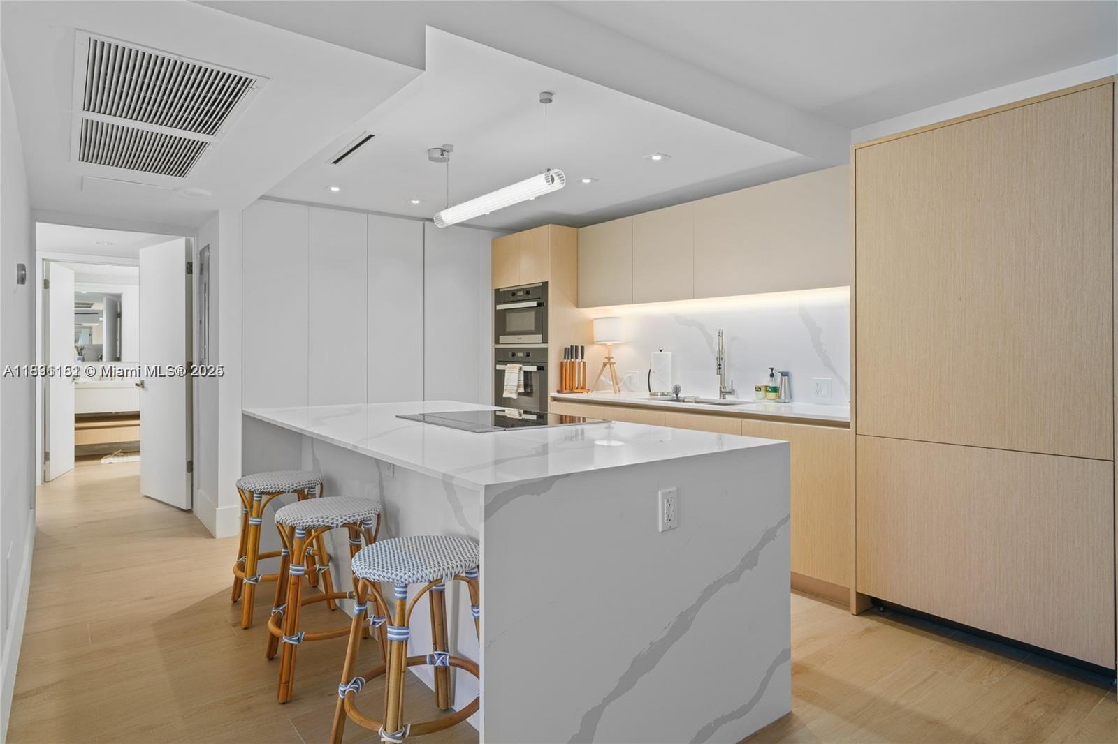 RONEY PALACE CONDO - Residential