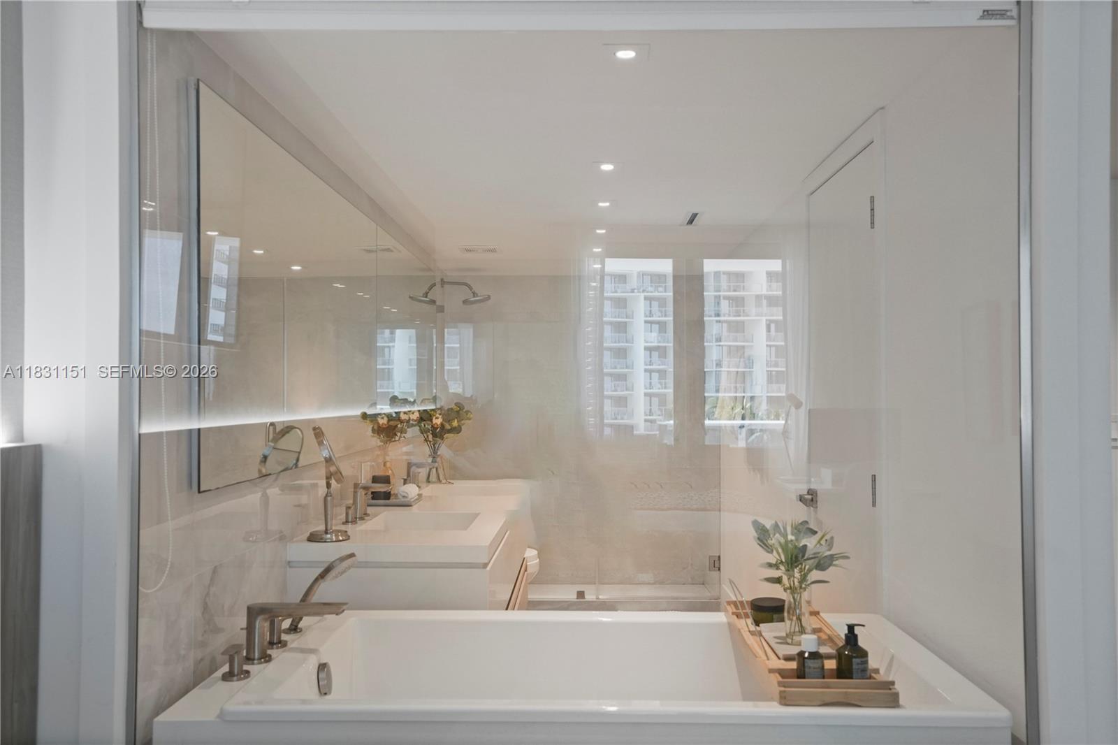 RONEY PALACE CONDO - Residential