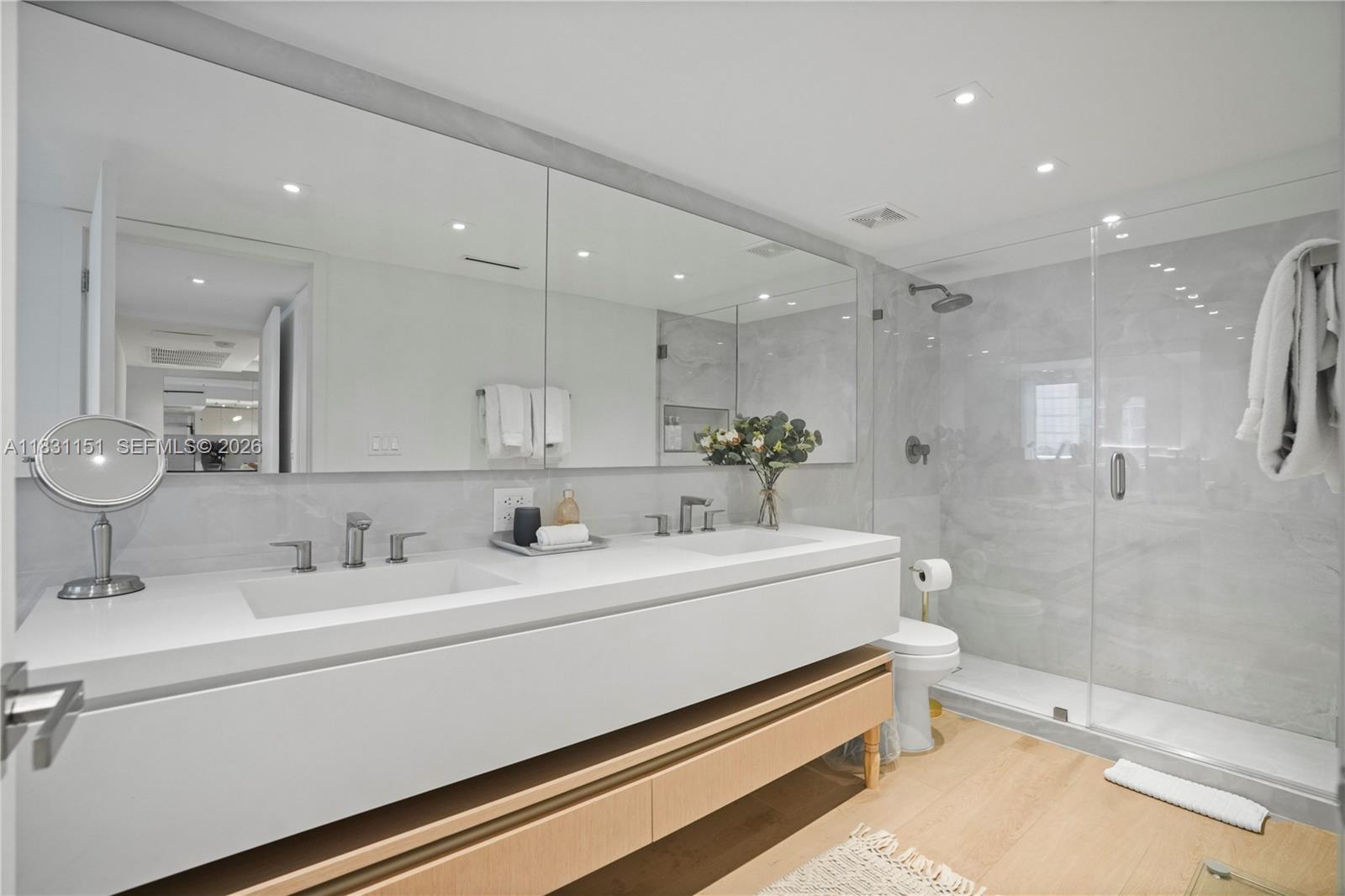 RONEY PALACE CONDO - Residential