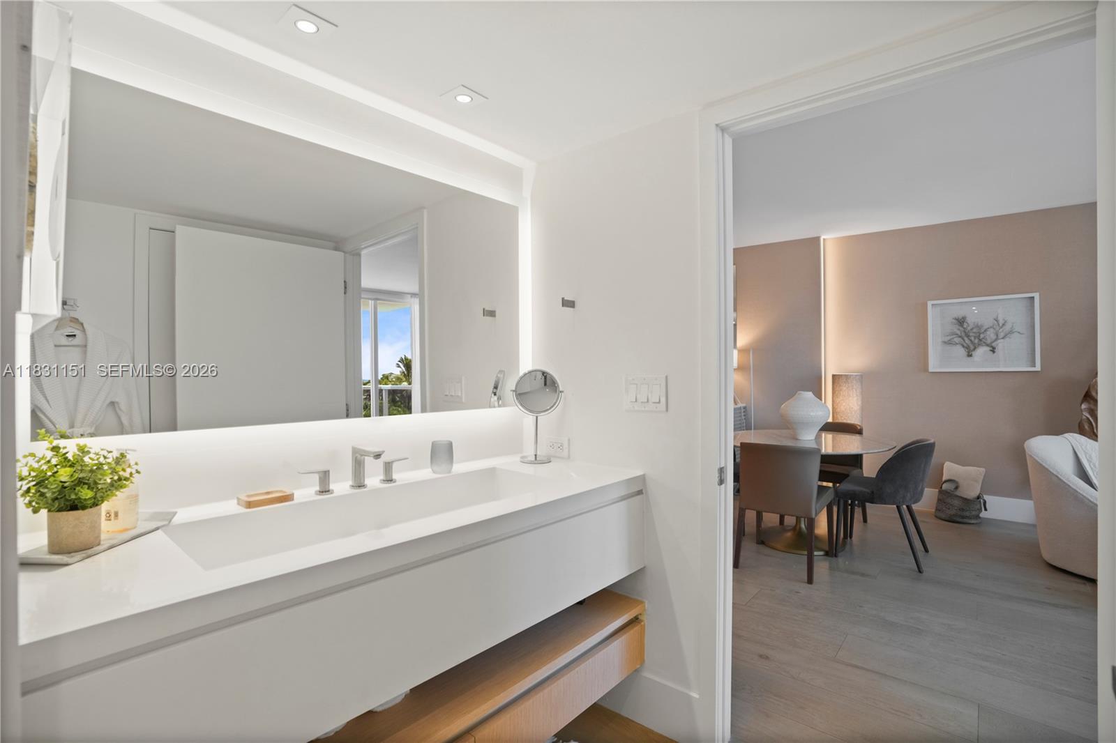 RONEY PALACE CONDO - Residential