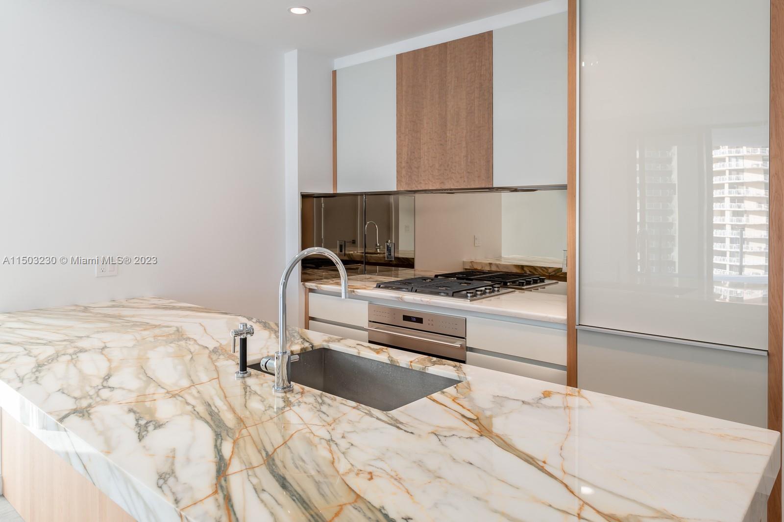 CLUB RESIDENCES AT PARK G - Residential