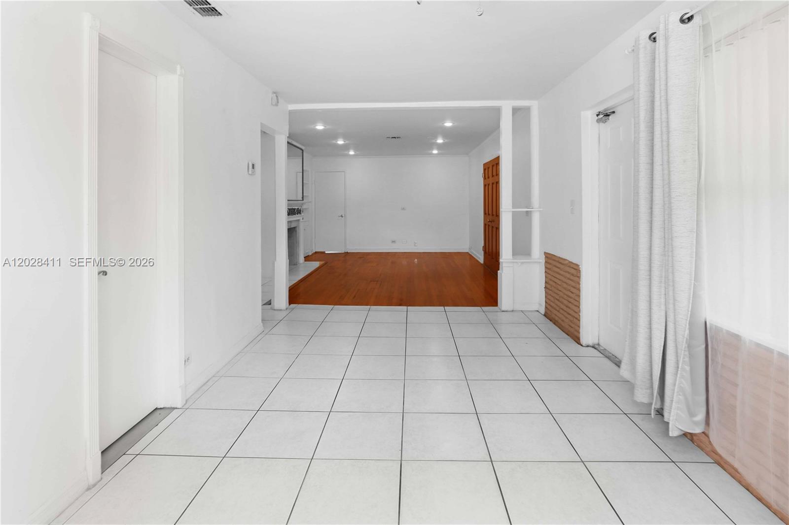 HOLLYWOOD - Residential