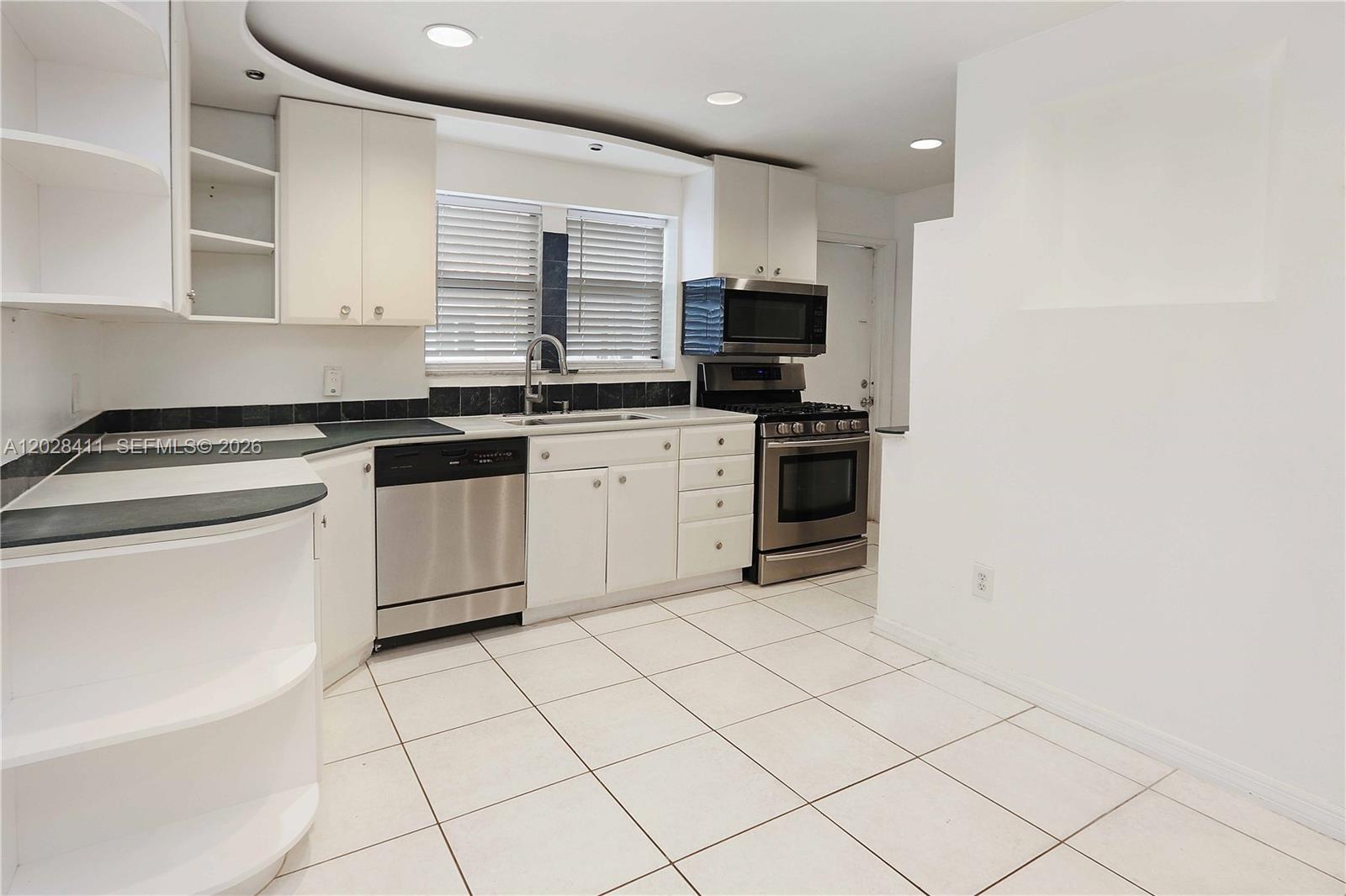 HOLLYWOOD - Residential