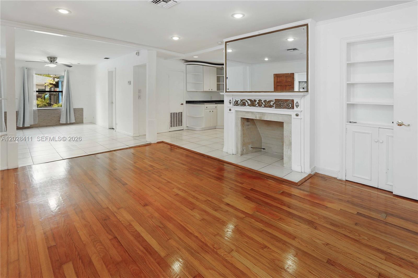 HOLLYWOOD - Residential