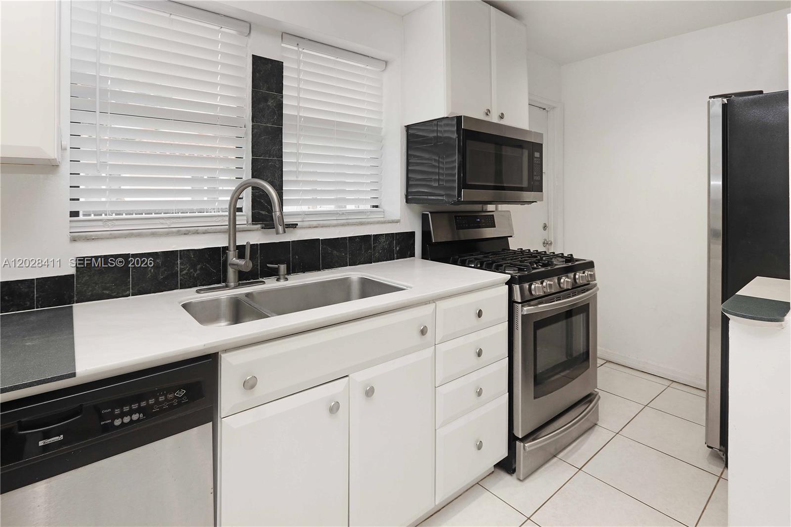 HOLLYWOOD - Residential