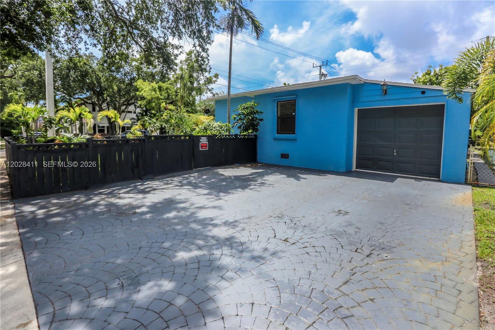 HOLLYWOOD - Residential