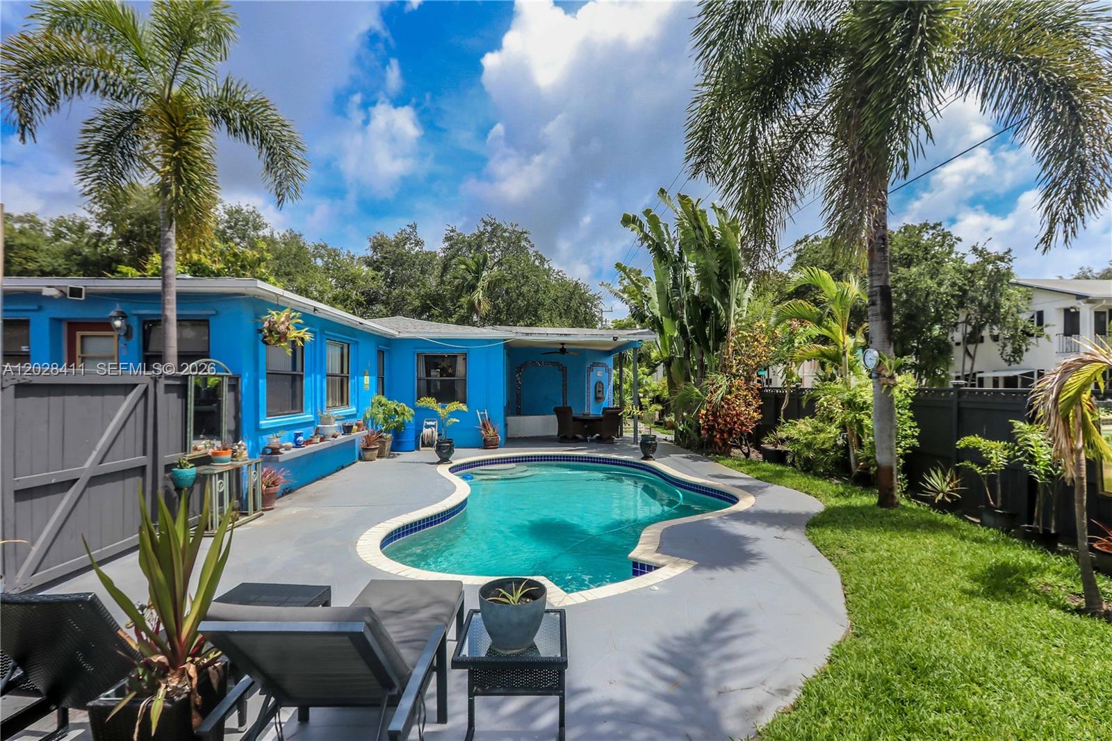 HOLLYWOOD - Residential