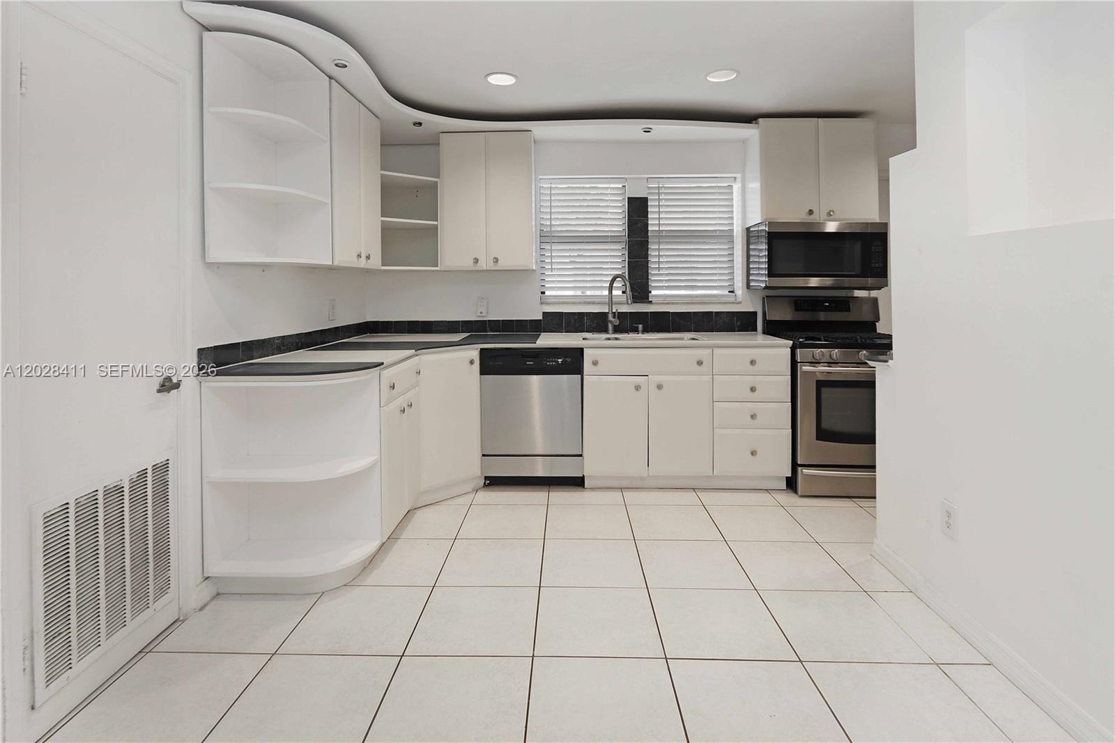 HOLLYWOOD - Residential