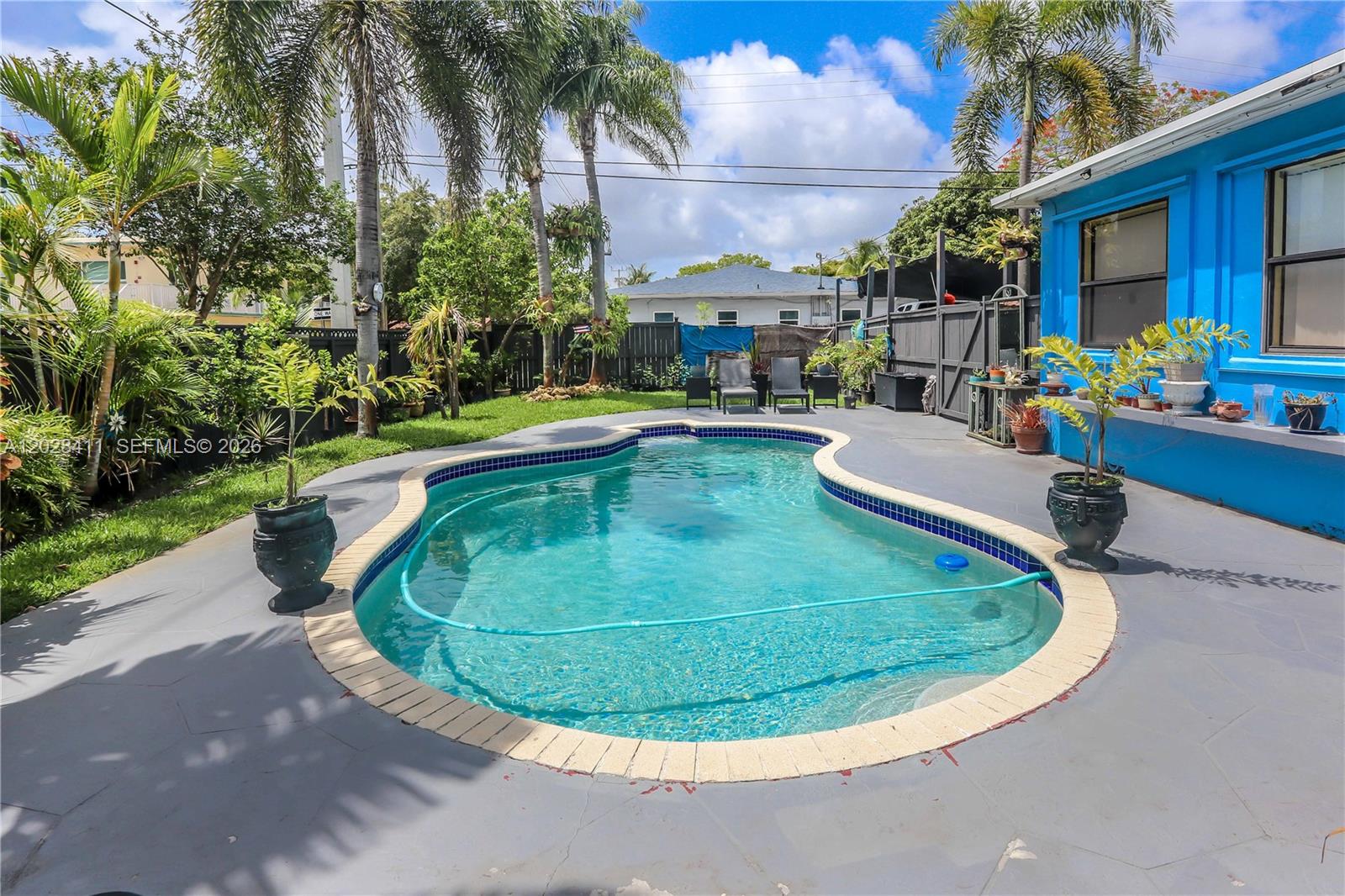 HOLLYWOOD - Residential