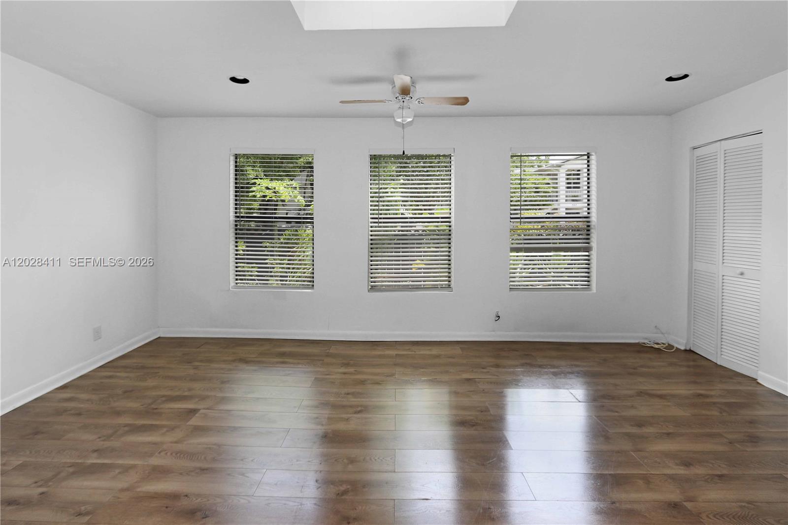 HOLLYWOOD - Residential