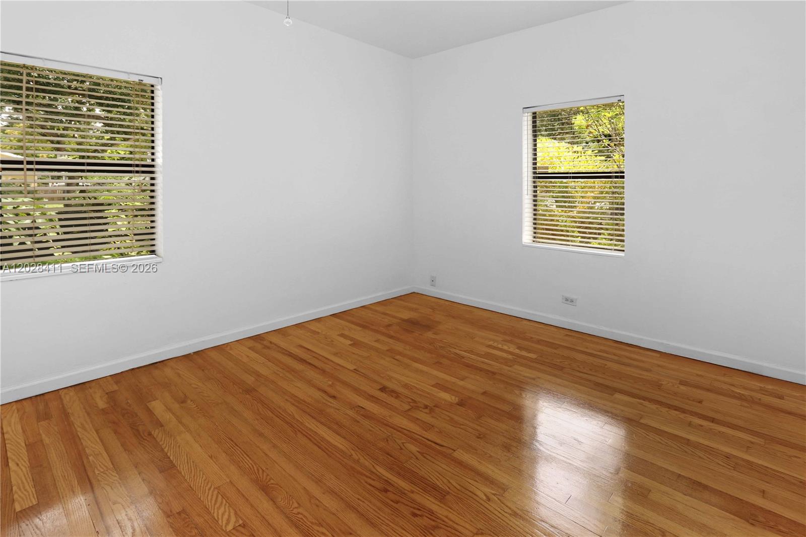 HOLLYWOOD - Residential