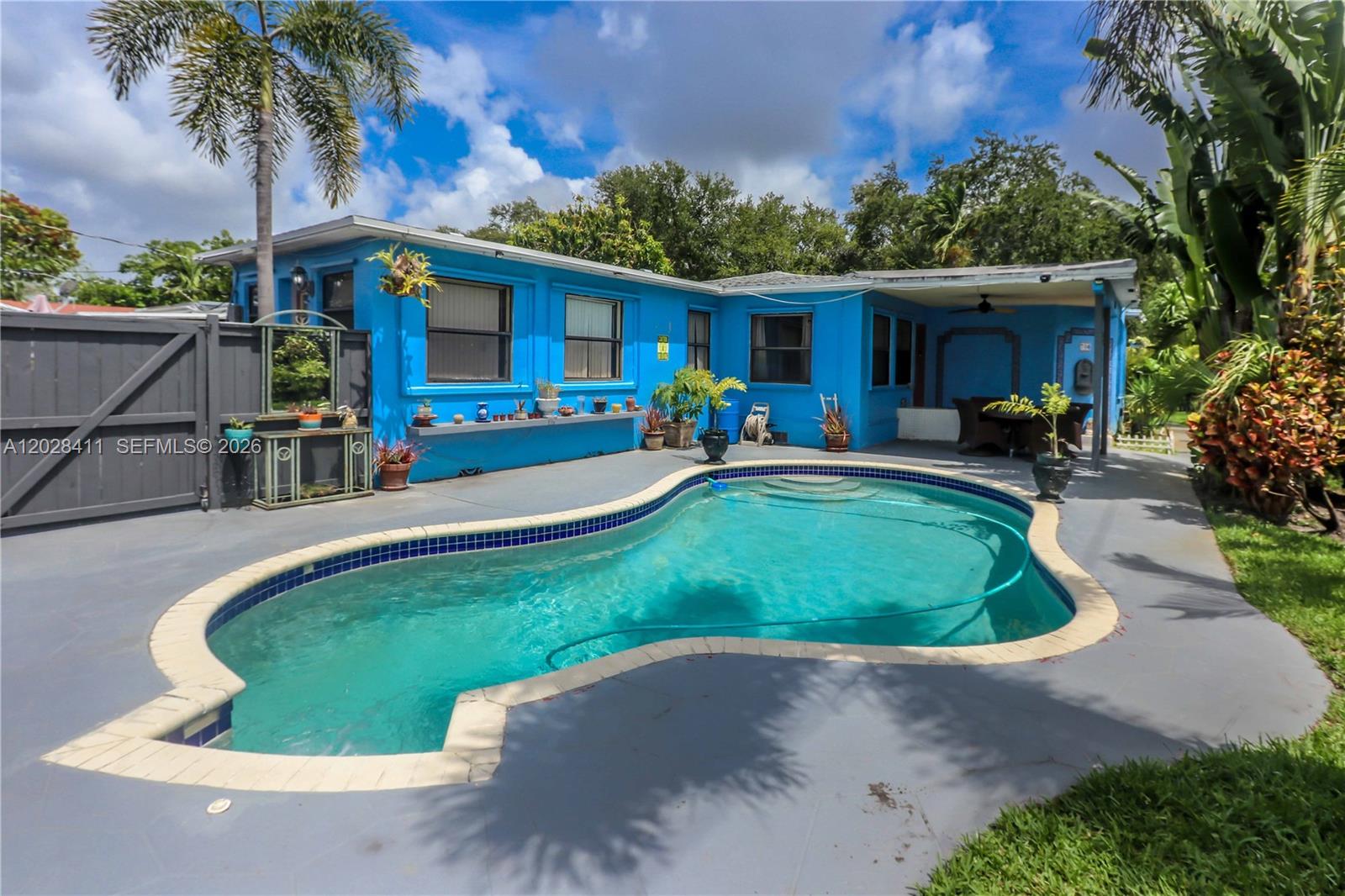 HOLLYWOOD - Residential