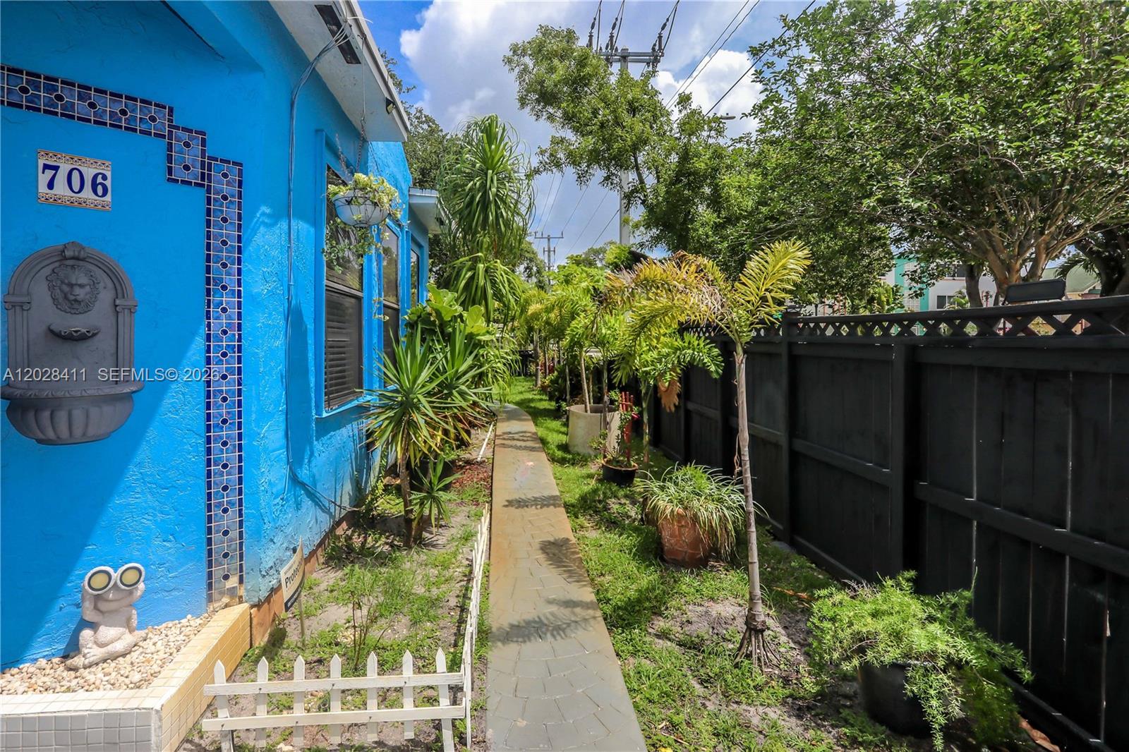 HOLLYWOOD - Residential