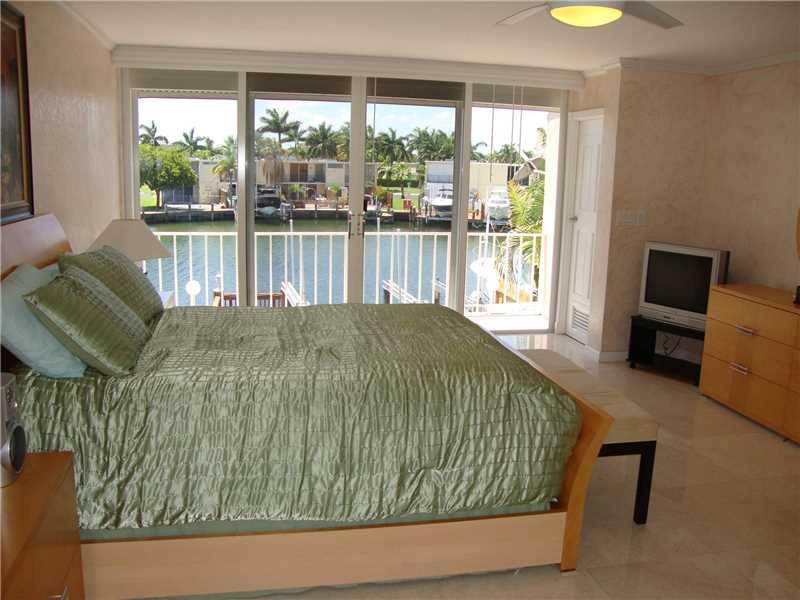 TOWNHOUSES OF VENETIAN PA - Residential Lease