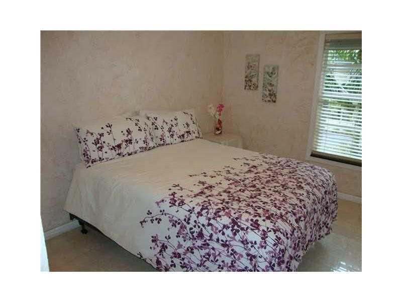 TOWNHOUSES OF VENETIAN PA - Residential Lease