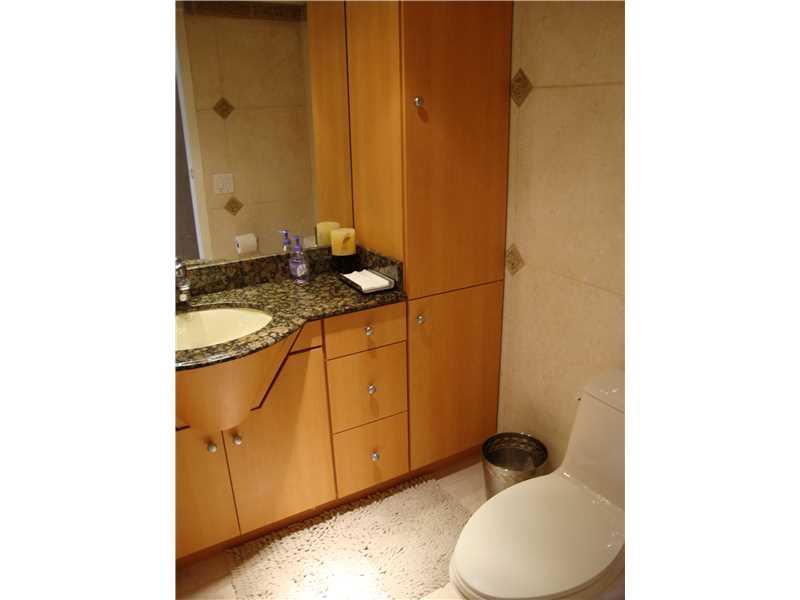 TOWNHOUSES OF VENETIAN PA - Residential Lease