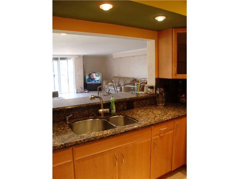 TOWNHOUSES OF VENETIAN PA - Residential Lease