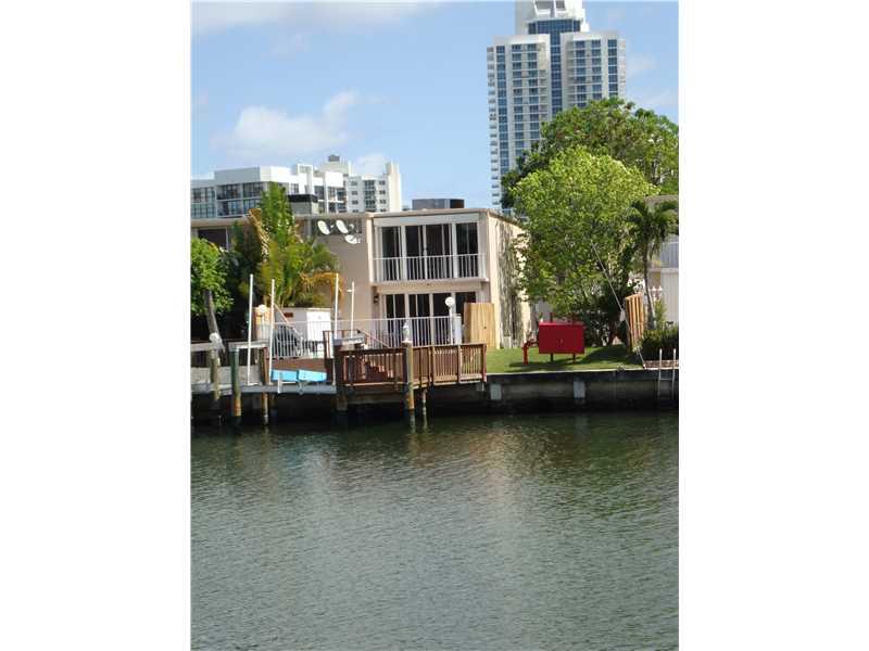 TOWNHOUSES OF VENETIAN PA - Residential Lease