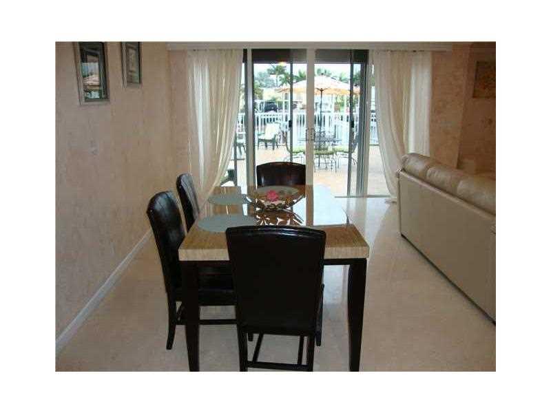 TOWNHOUSES OF VENETIAN PA - Residential Lease