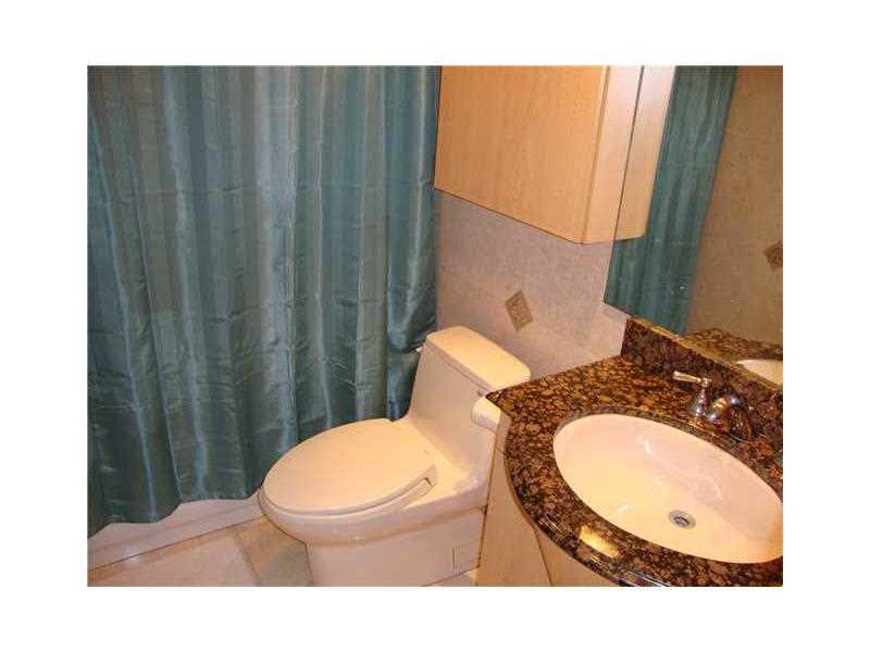 TOWNHOUSES OF VENETIAN PA - Residential Lease