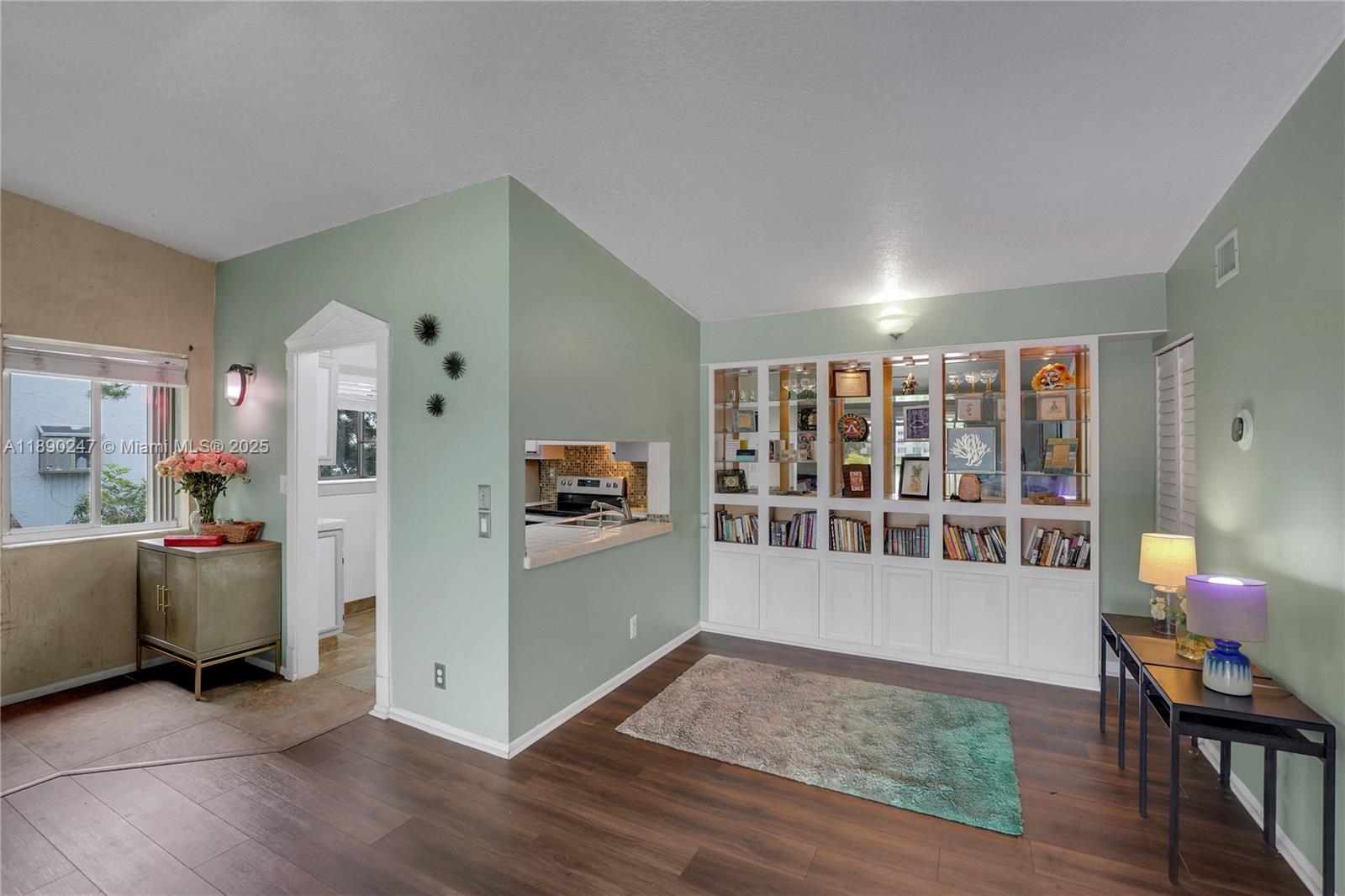LAKES OF OAKLAND FOREST C - Residential Lease