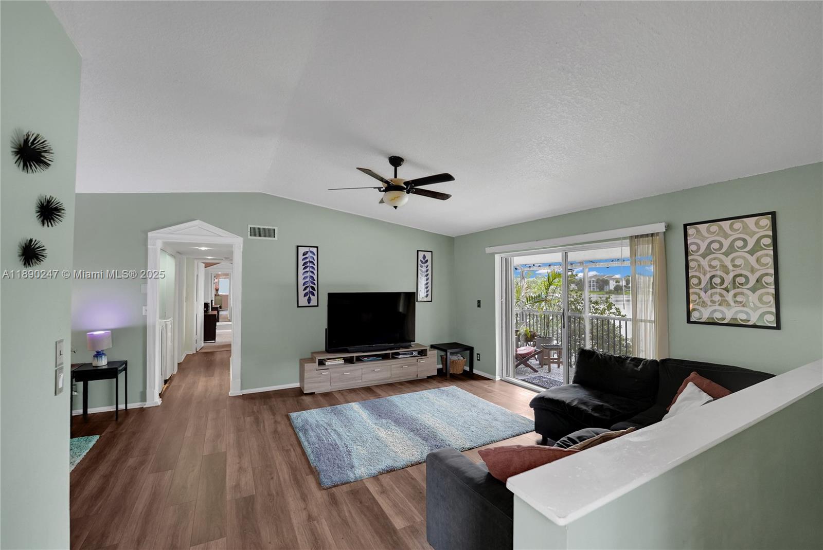 LAKES OF OAKLAND FOREST C - Residential Lease