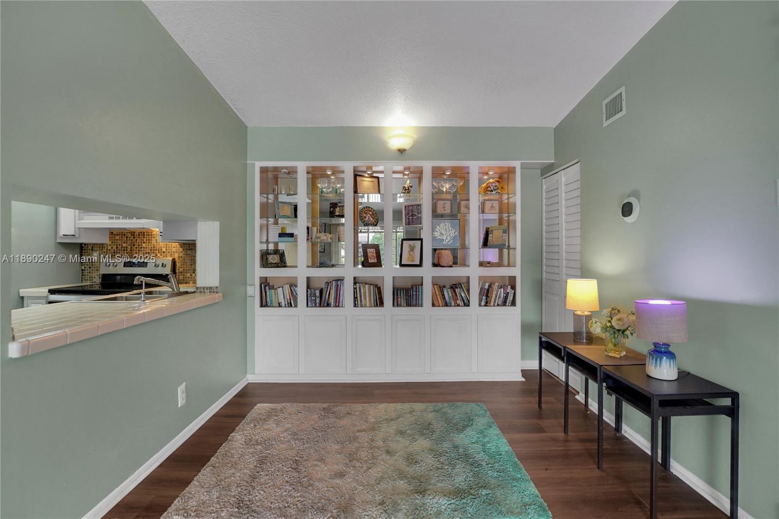 LAKES OF OAKLAND FOREST C - Residential Lease