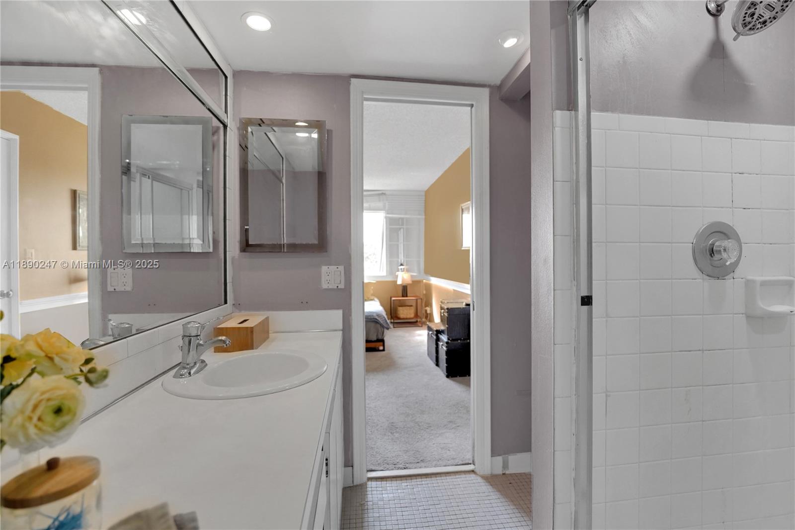 LAKES OF OAKLAND FOREST C - Residential Lease