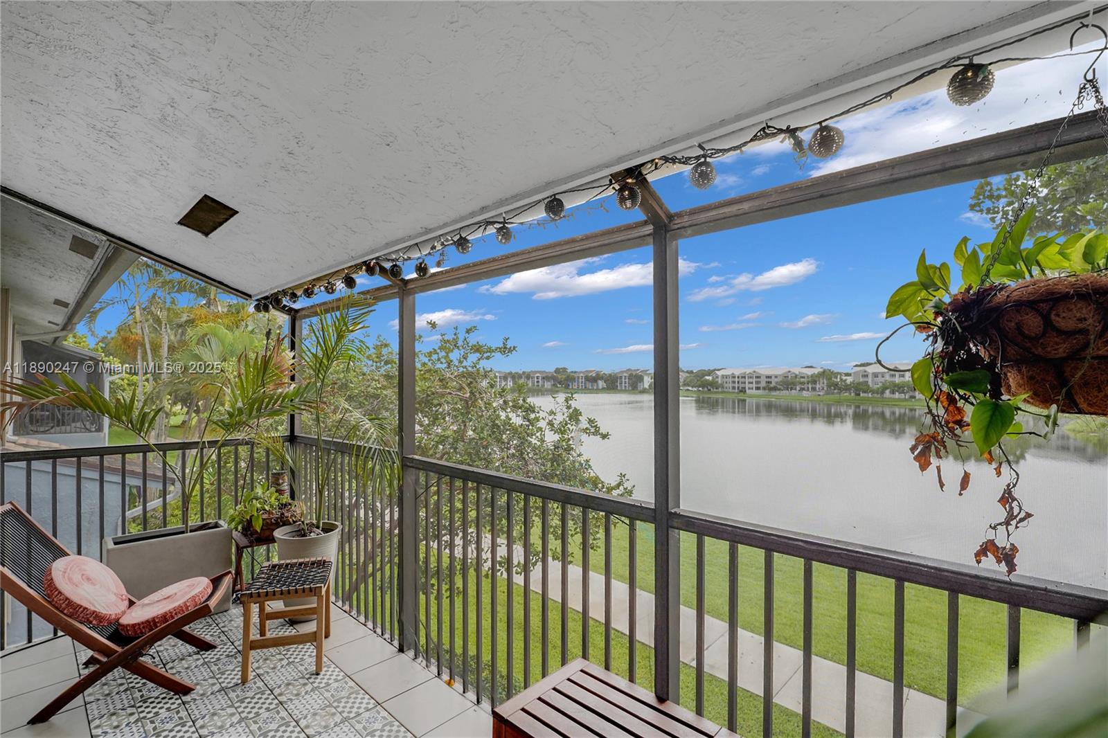 LAKES OF OAKLAND FOREST C - Residential Lease