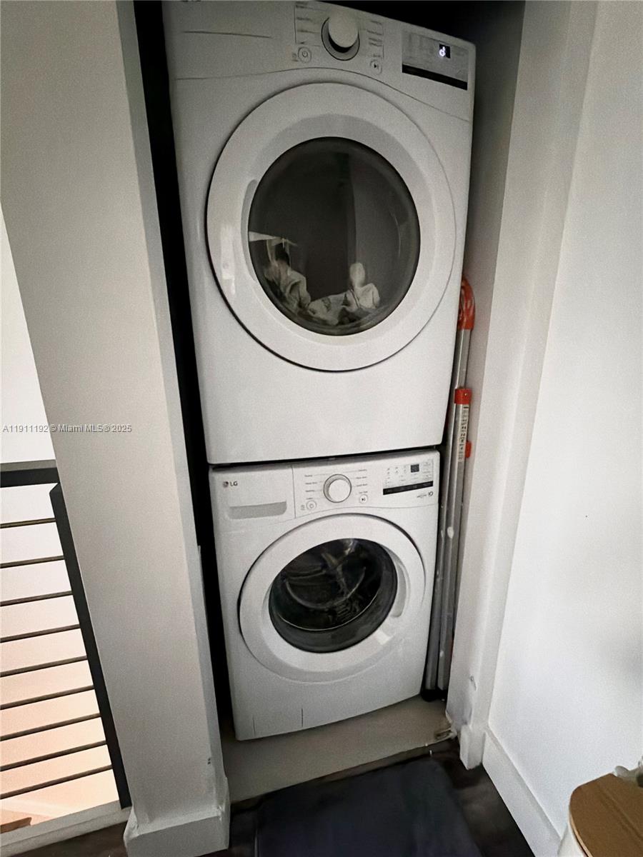 PLANTATION BUSINESS PARK - Residential Lease