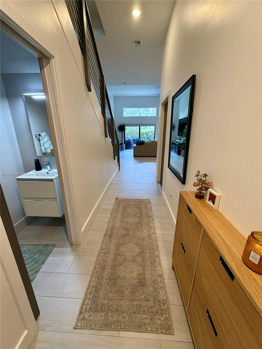 PLANTATION BUSINESS PARK - Residential Lease