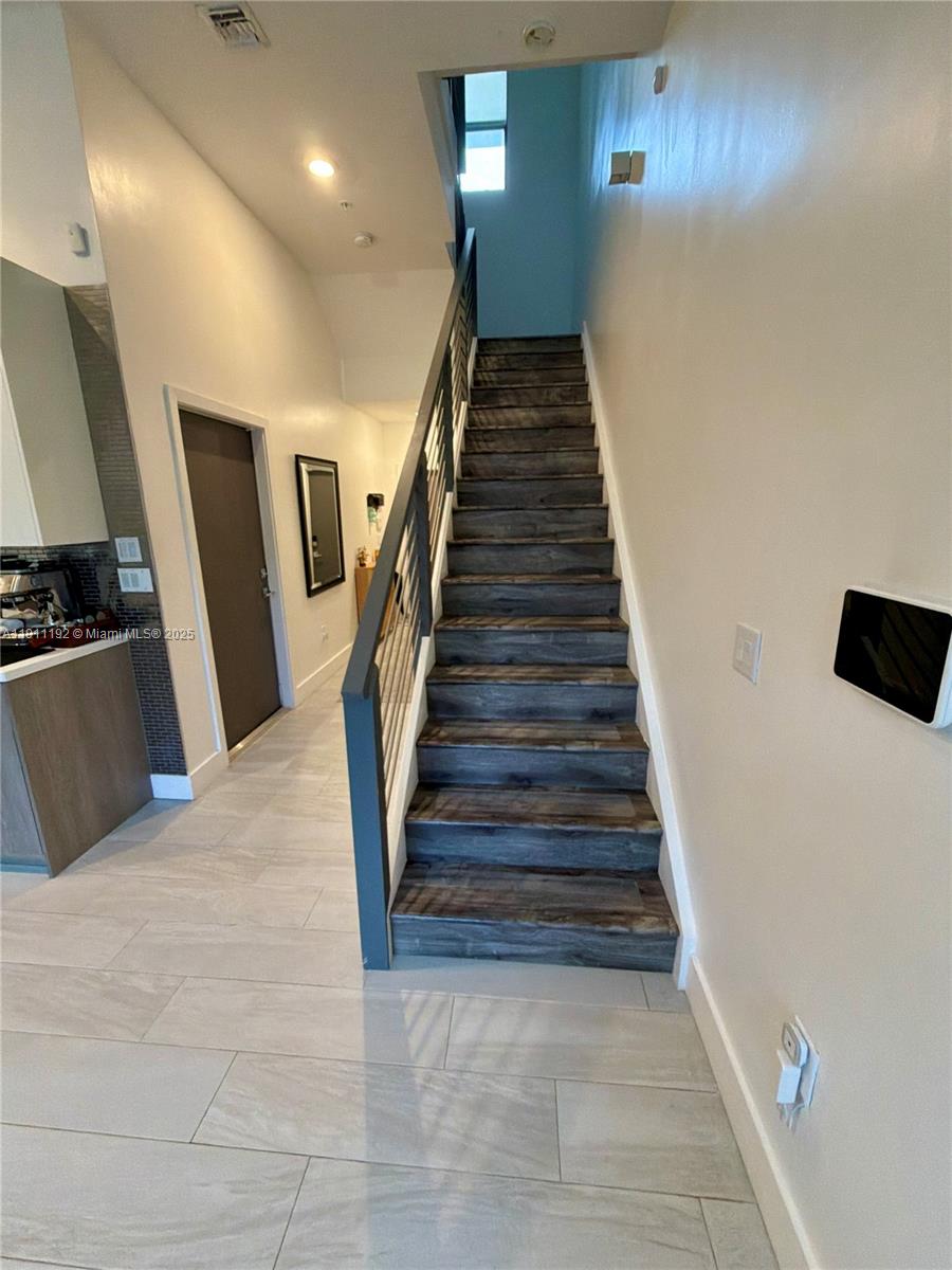 PLANTATION BUSINESS PARK - Residential Lease