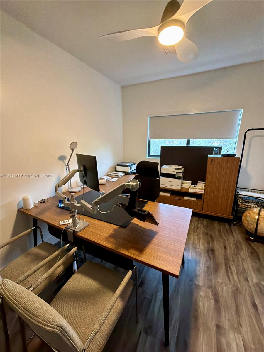 PLANTATION BUSINESS PARK - Residential Lease