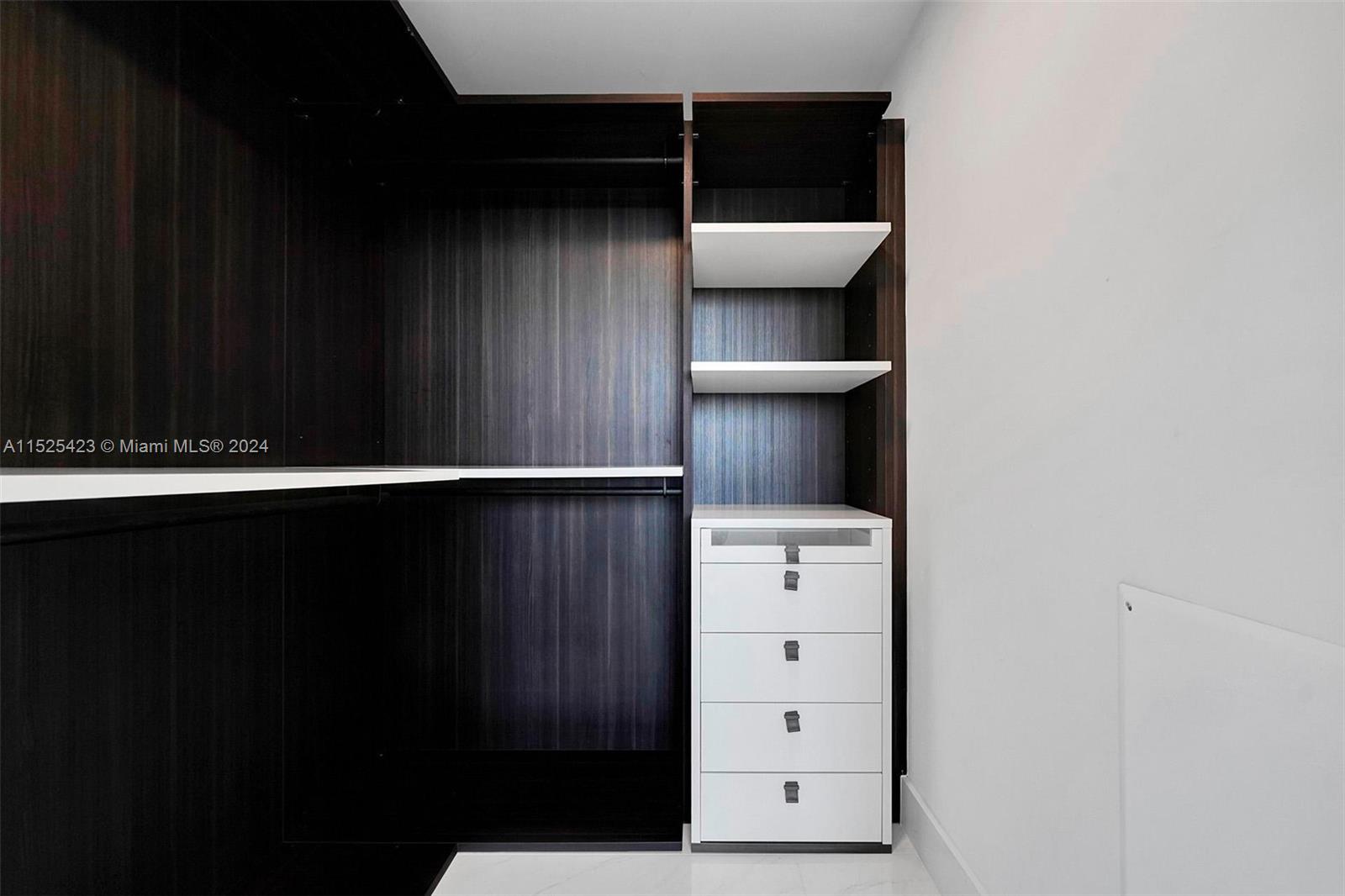 MERRICK MANOR - Residential Lease