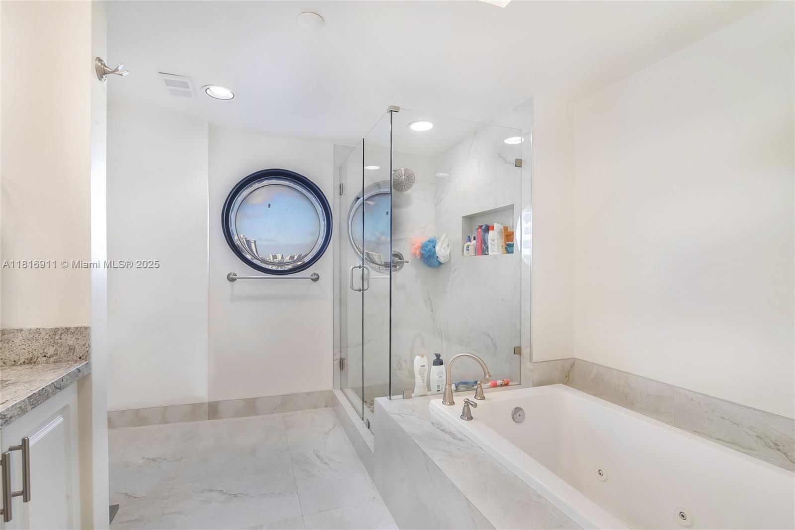 1000 ISL BLVD WILLIAMS IS - Residential