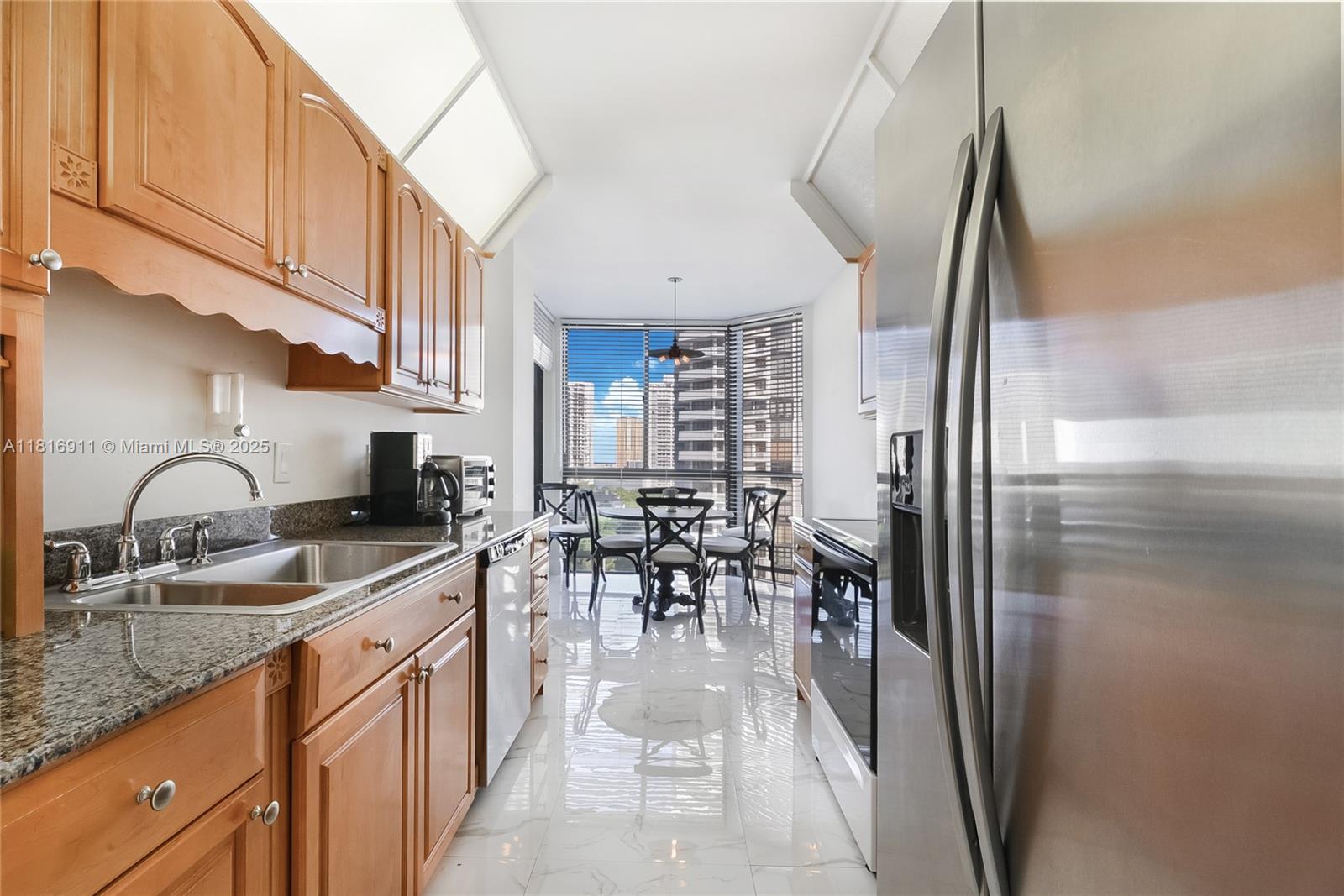 1000 ISL BLVD WILLIAMS IS - Residential